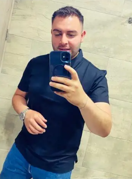 Andrés<em> H.</em>